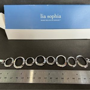Lia Sophia Oval link Silver tone Bracelet. Style #765